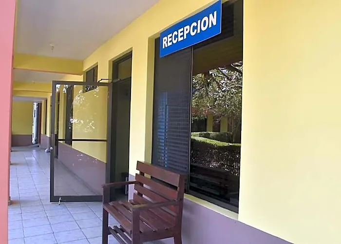 Santa Ana Airport Hotel 2*